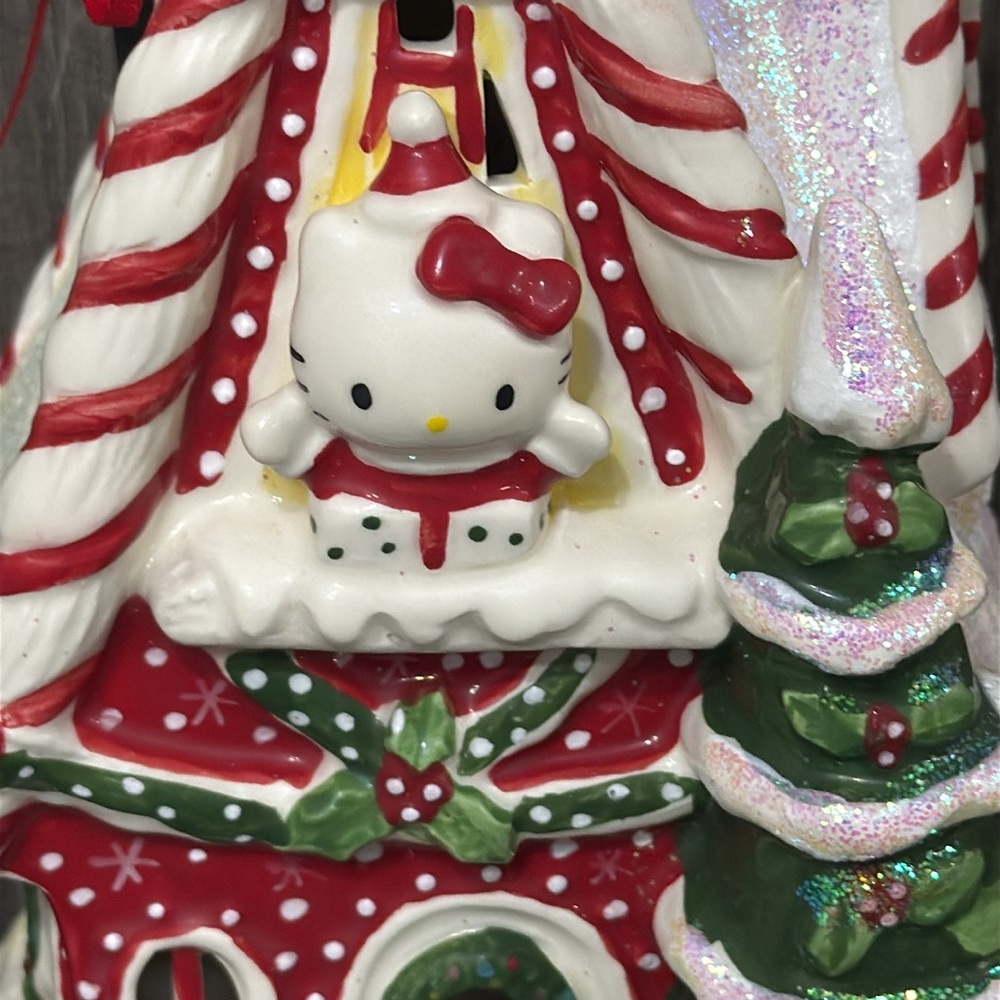 Blue Sky Clayworks Hello Kitty & Friends Christmas Red Striped Candle House - Picture 2 of 14